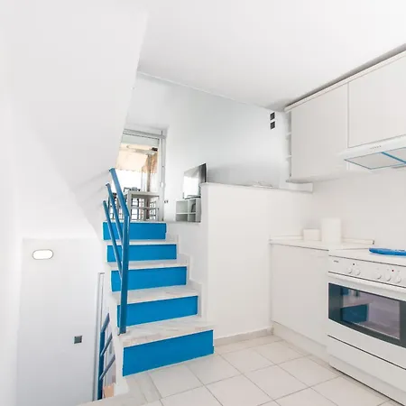 Apartman Blue & White *