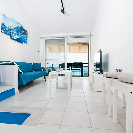 Apartman Blue & White *