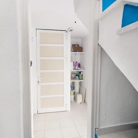 Blue & White Apartament Siviri