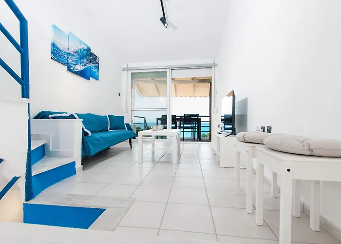Apartman Blue & White *